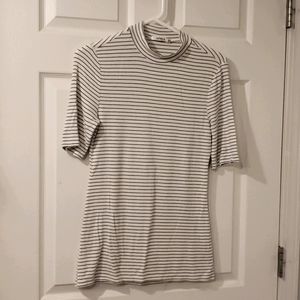 3/4 sleeve turtle neck